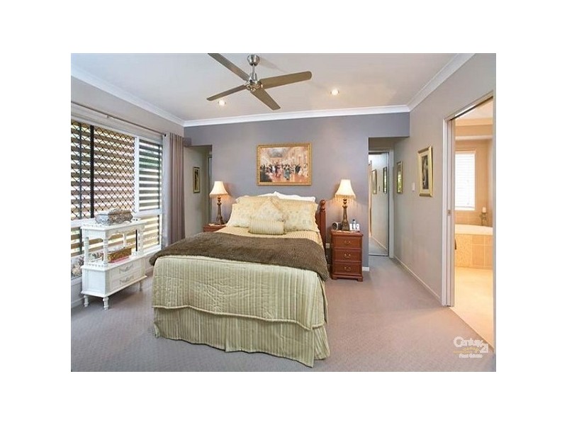 27 Vakuta Street, Fig Tree Pocket QLD 4069