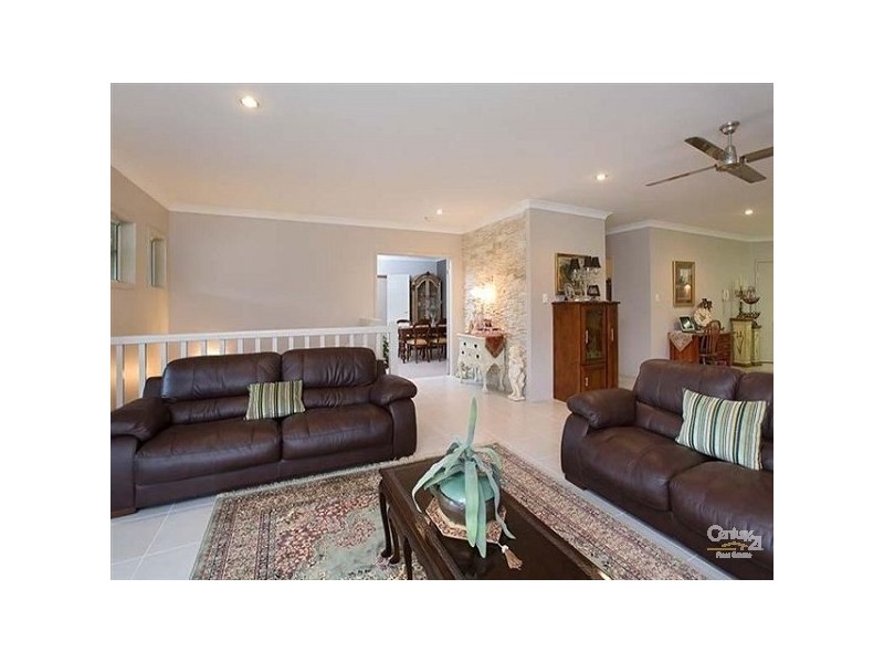 27 Vakuta Street, Fig Tree Pocket QLD 4069