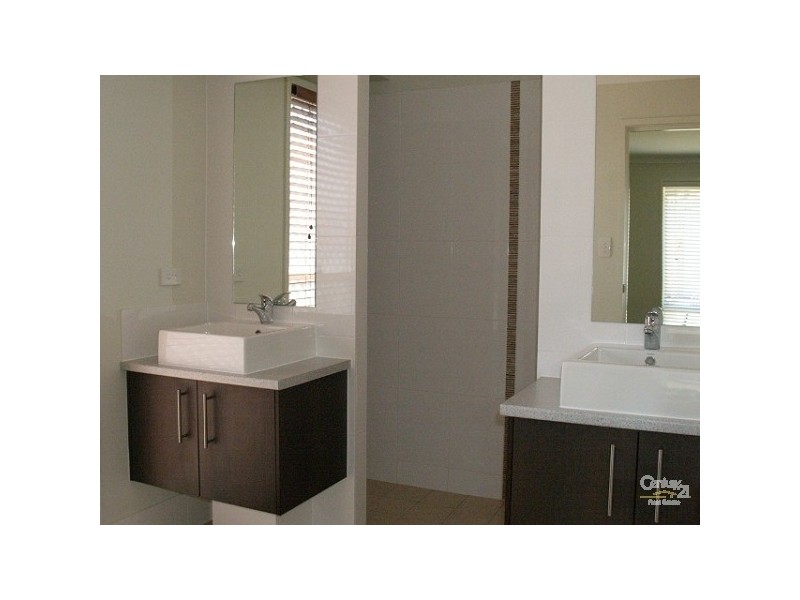 5 Frederick Street, Moggill QLD 4070