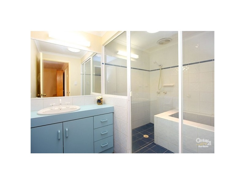 19 Mirbelia Street, Kenmore Hills QLD 4069