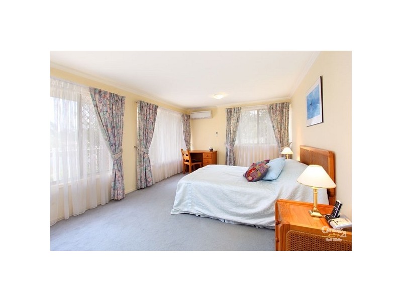 19 Mirbelia Street, Kenmore Hills QLD 4069