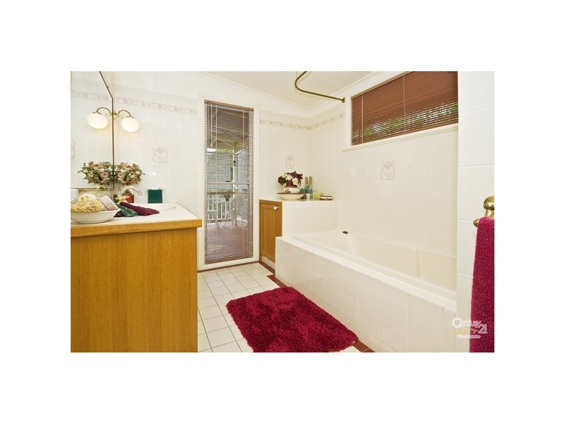 11 Pellatt Close, Kenmore Hills QLD 4069