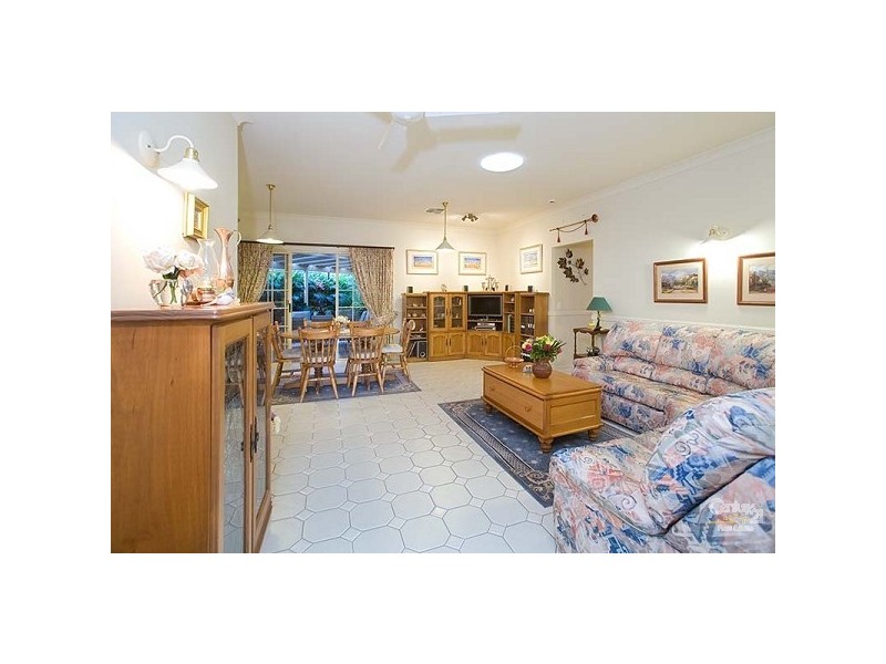 21 Drysdale Crescent, Brookfield QLD 4069