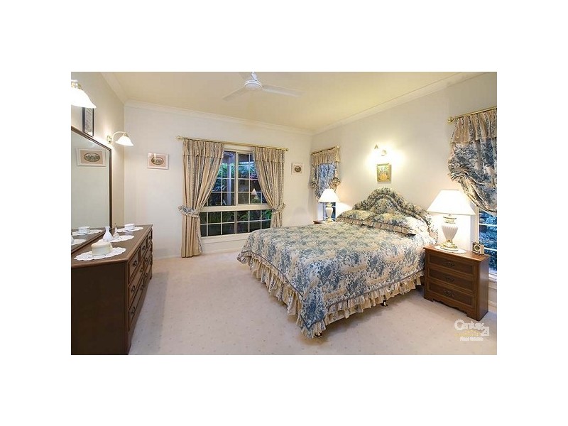 21 Drysdale Crescent, Brookfield QLD 4069