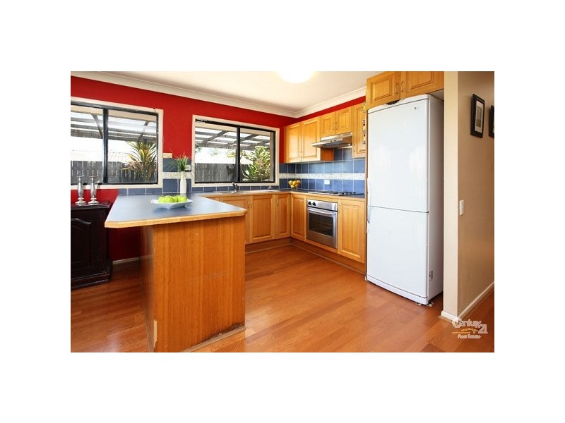 45 Euree Street, Kenmore QLD 4069