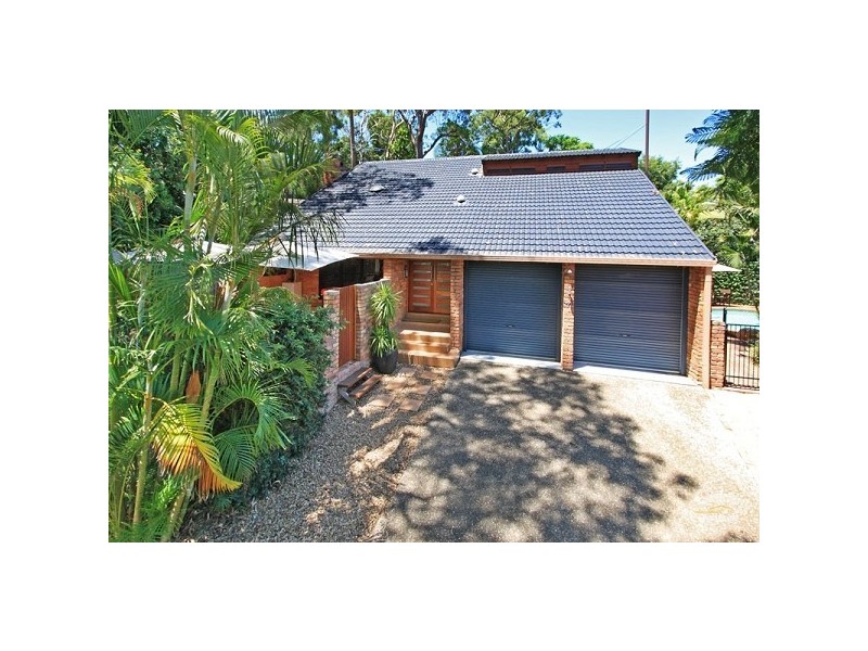 11 Donna Street, Kenmore QLD 4069