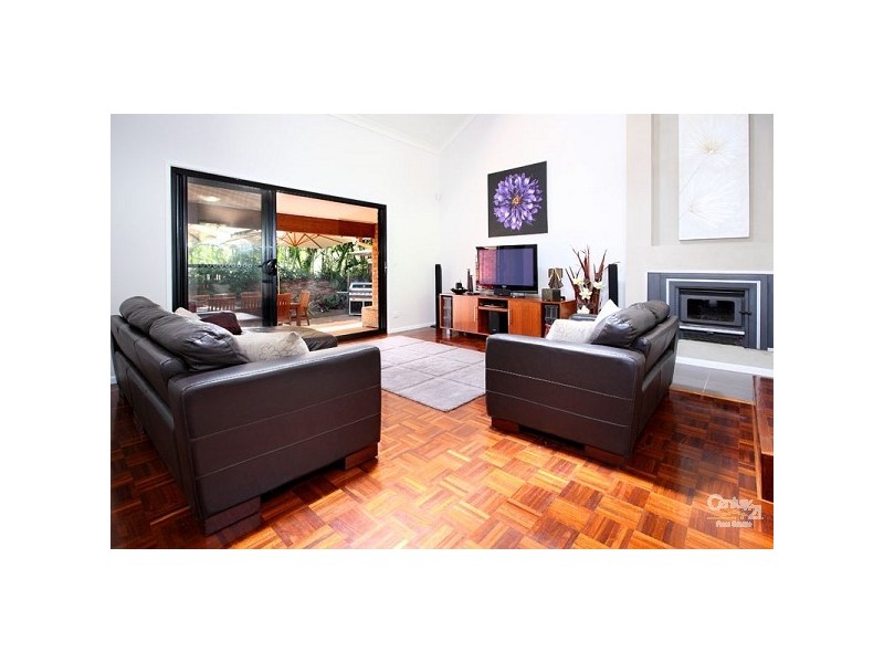 11 Donna Street, Kenmore QLD 4069
