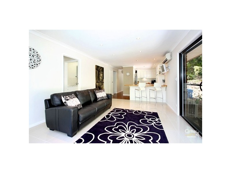 11 Donna Street, Kenmore QLD 4069