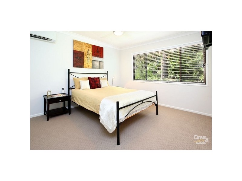 11 Donna Street, Kenmore QLD 4069