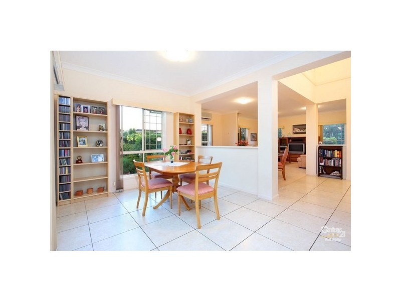 33 Lagoon Crescent, Bellbowrie QLD 4070