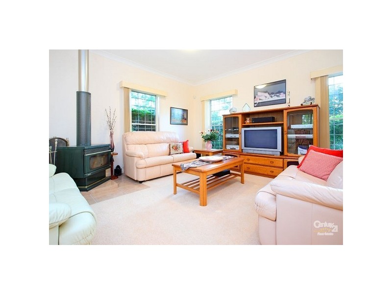 33 Lagoon Crescent, Bellbowrie QLD 4070