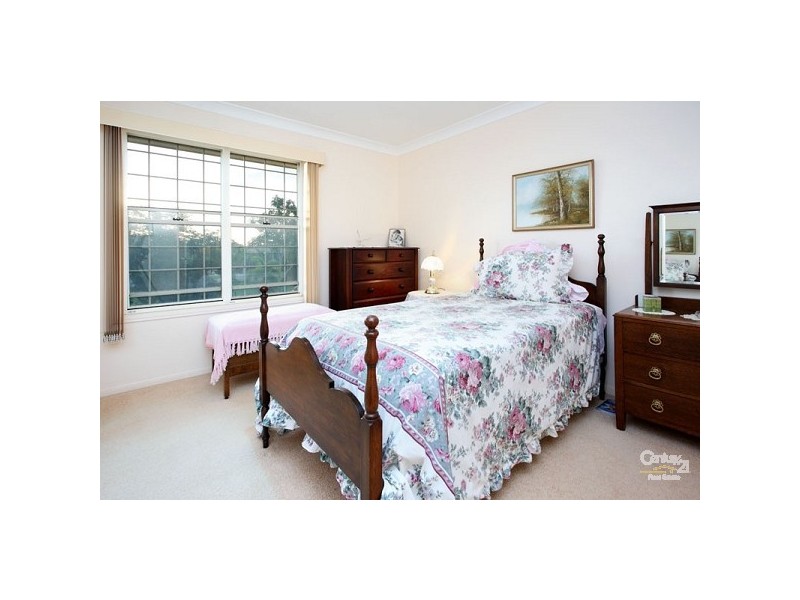 33 Lagoon Crescent, Bellbowrie QLD 4070