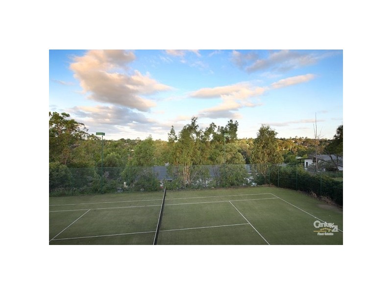33 Lagoon Crescent, Bellbowrie QLD 4070