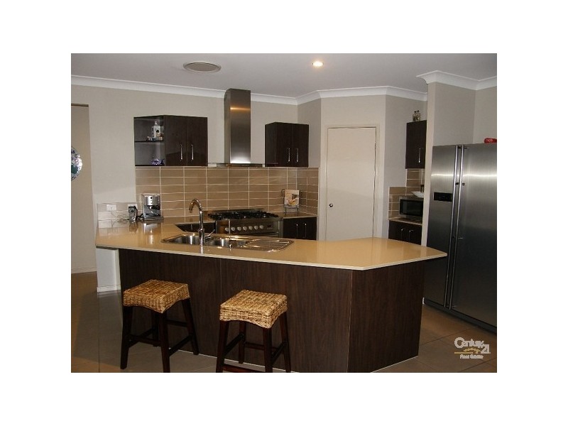 8 Frederick Street, Moggill QLD 4070