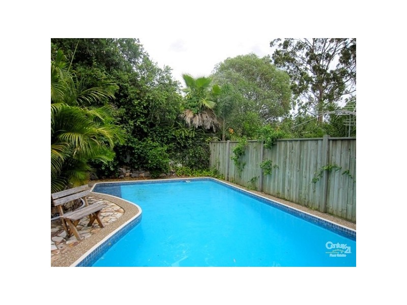 11 Chantilly Street, Chapel Hill QLD 4069