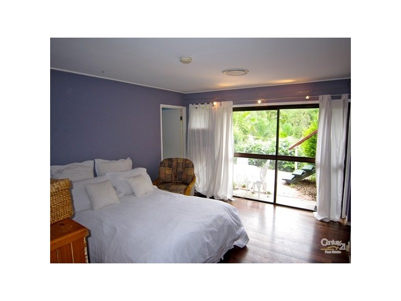 11 Chantilly Street, Chapel Hill QLD 4069