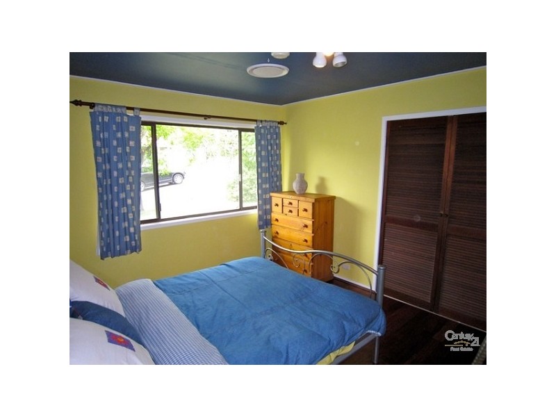 11 Chantilly Street, Chapel Hill QLD 4069