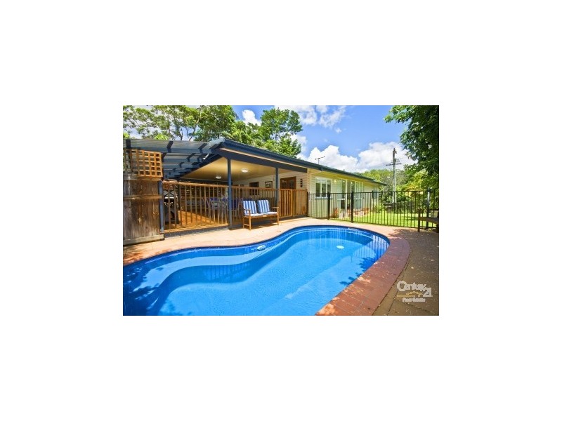 8 Sutling Street, Chapel Hill QLD 4069