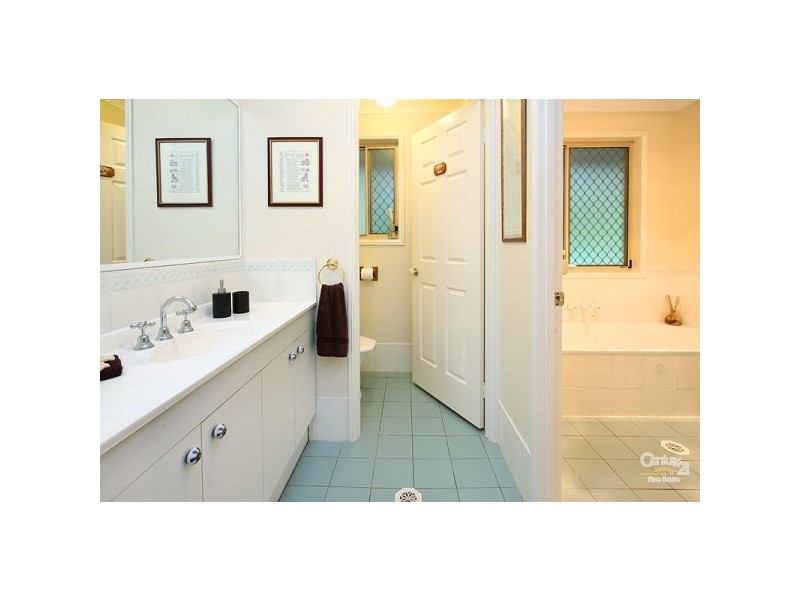 41 Gibson Crescent, Bellbowrie QLD 4070