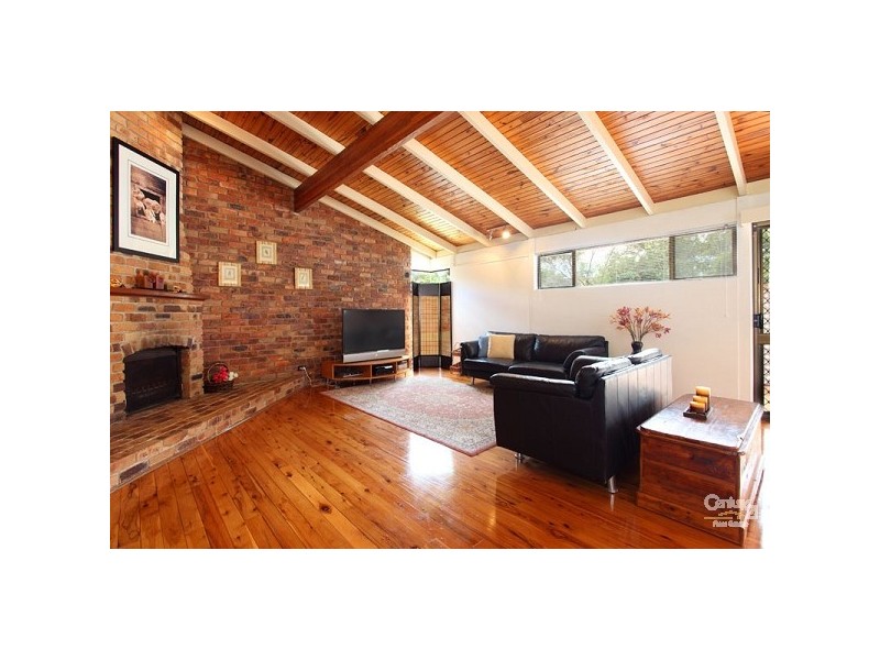 4 McLaren Street, Fig Tree Pocket QLD 4069