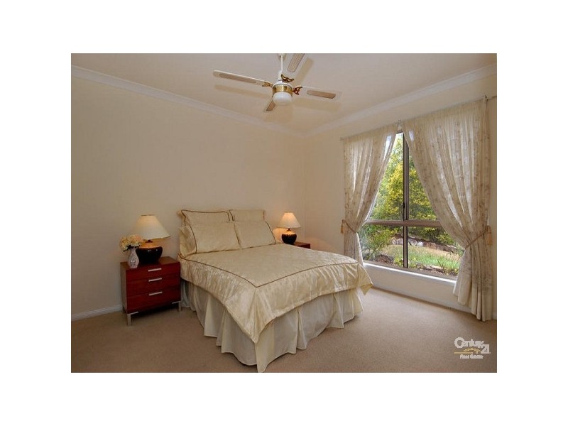 16 Creswick Place, Bellbowrie QLD 4070
