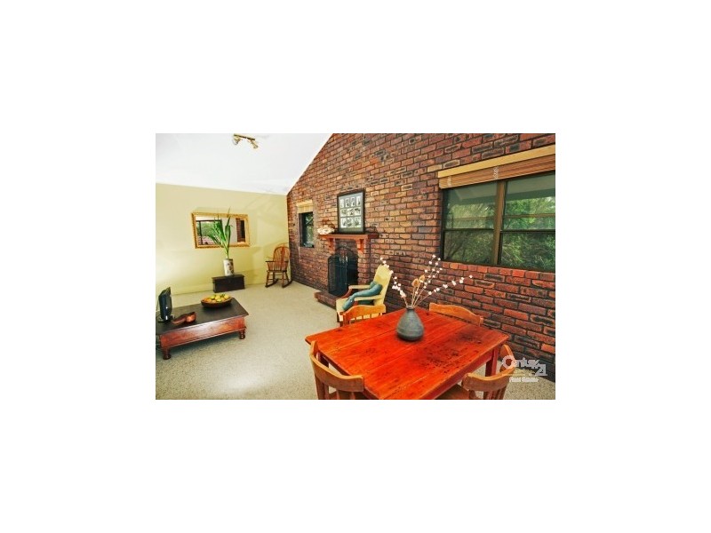 4 Softwind Court, Kenmore Hills QLD 4069