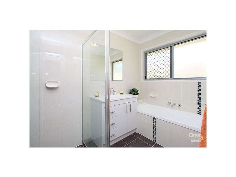 6 Regency Crescent, Moggill QLD 4070