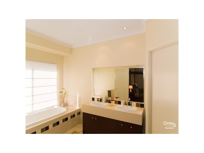 20 Sandlewood Close, Moggill QLD 4070