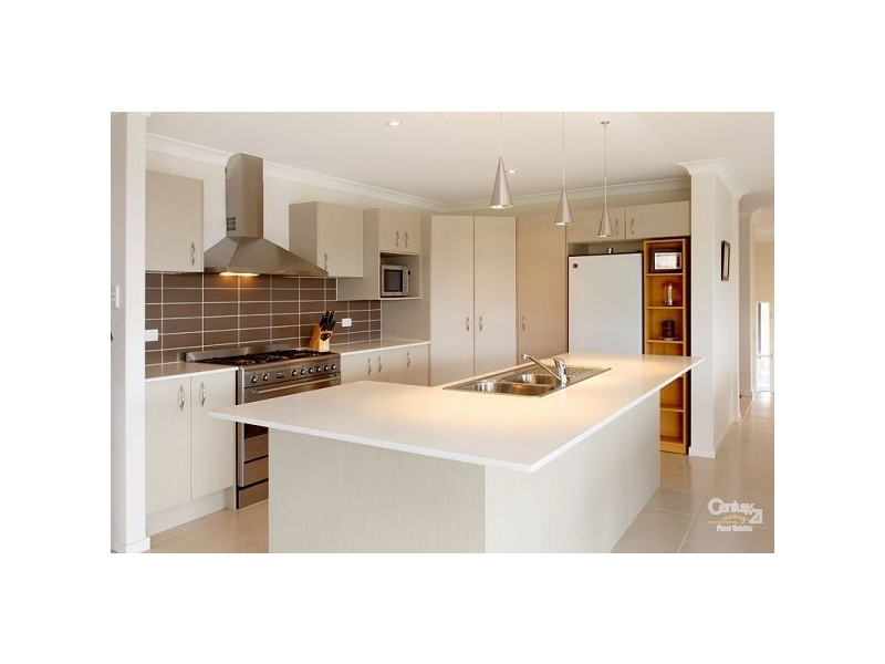 3 Stanaway Place, Bellbowrie QLD 4070