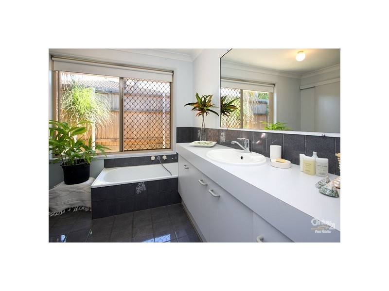 65 Riverhills Road, Middle Park QLD 4074