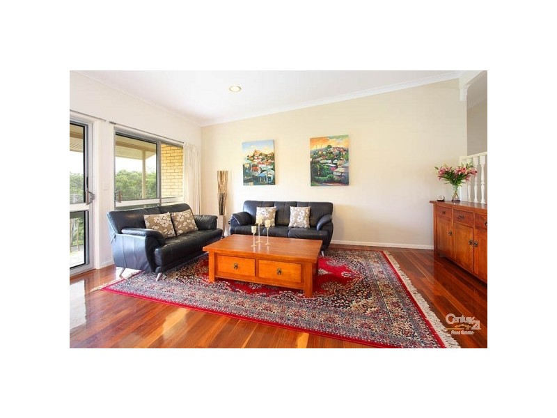 15 Steptoe Street, Chapel Hill QLD 4069