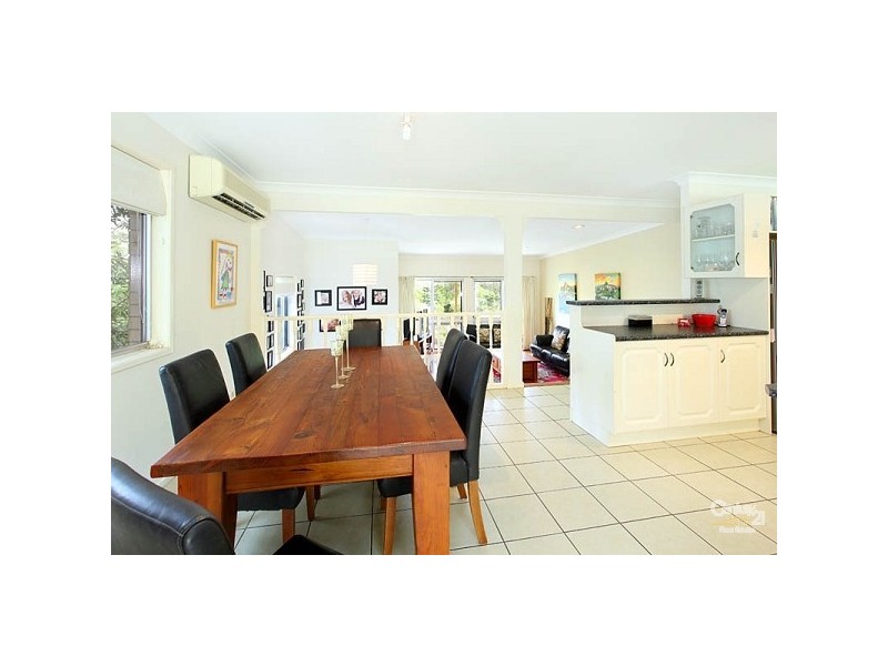 15 Steptoe Street, Chapel Hill QLD 4069