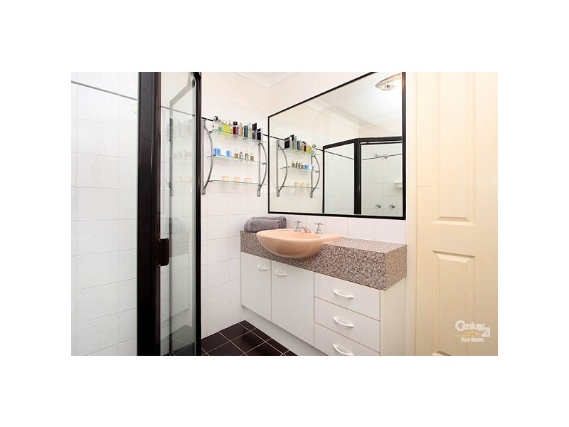 15 Steptoe Street, Chapel Hill QLD 4069