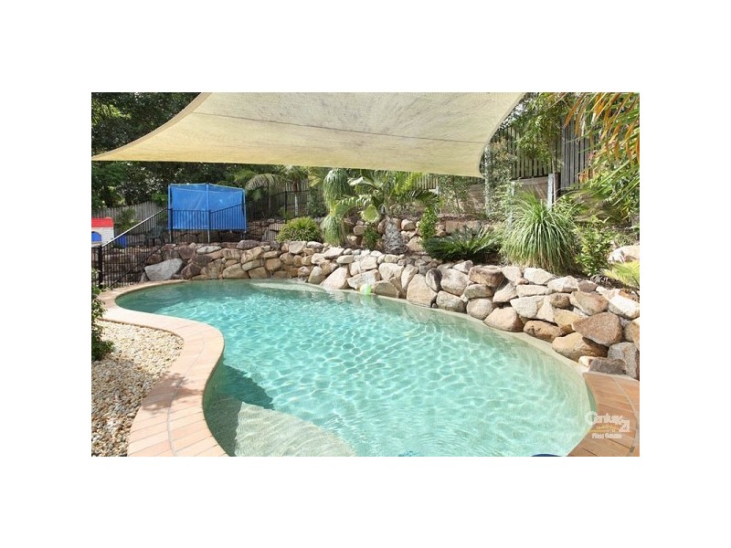 15 Steptoe Street, Chapel Hill QLD 4069