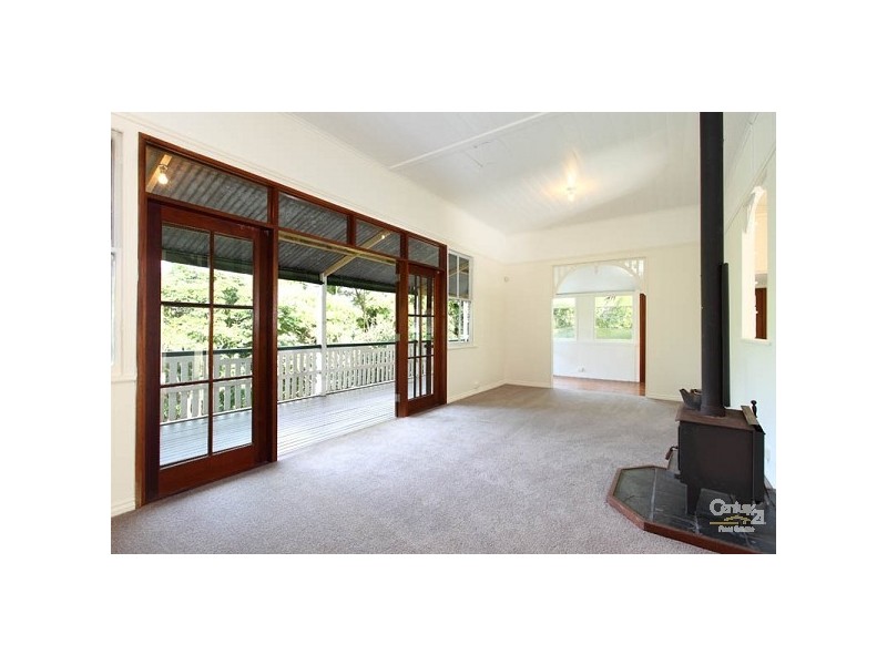 234 Savages Road, Brookfield QLD 4069