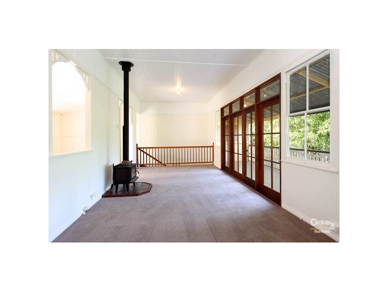 234 Savages Road, Brookfield QLD 4069