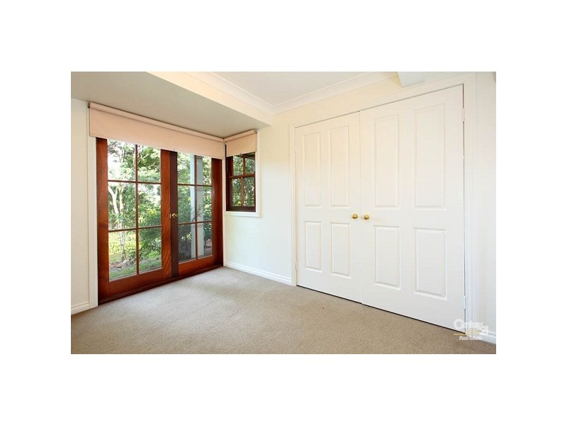 234 Savages Road, Brookfield QLD 4069