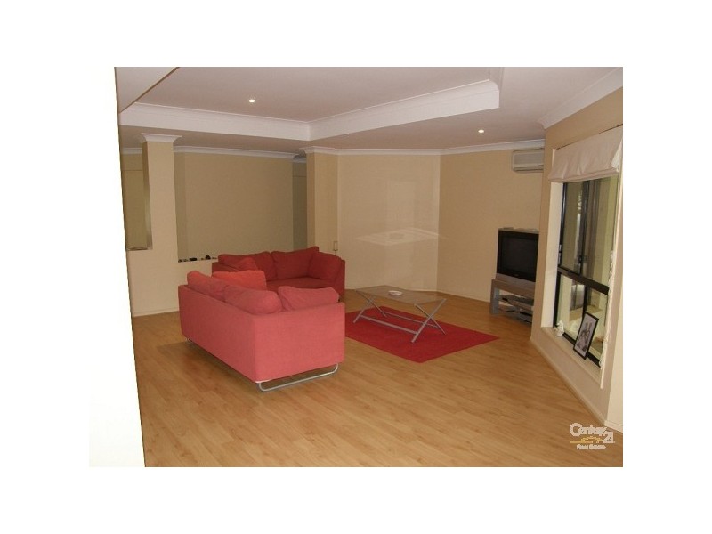 8 Glenwood Place, Moggill QLD 4070