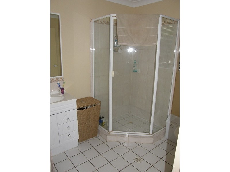 8 Glenwood Place, Moggill QLD 4070