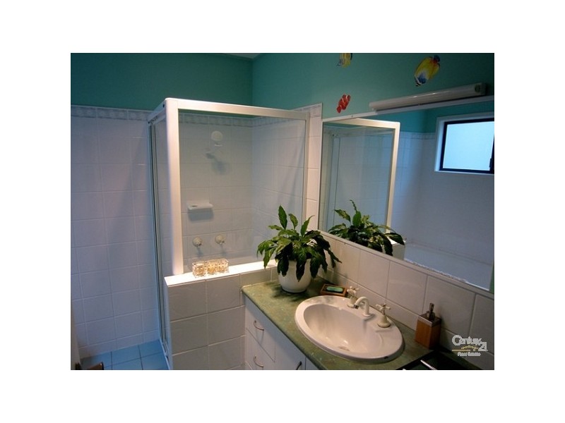 11 Chantilly Street, Chapel Hill QLD 4069