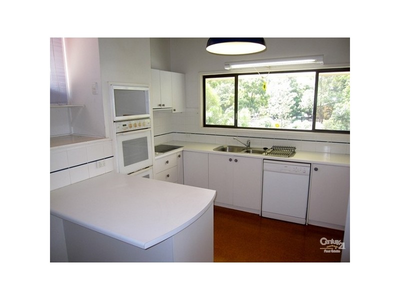 11 Chantilly Street, Chapel Hill QLD 4069