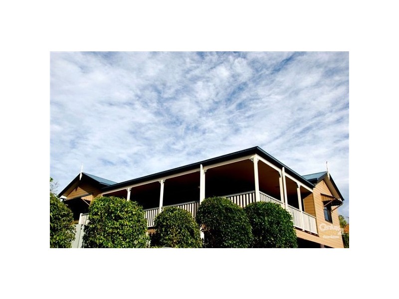 8 Taradale Close, Moggill QLD 4070