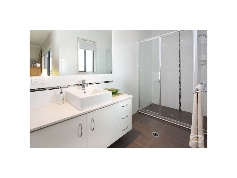 16 Frederick Street, Moggill QLD 4070