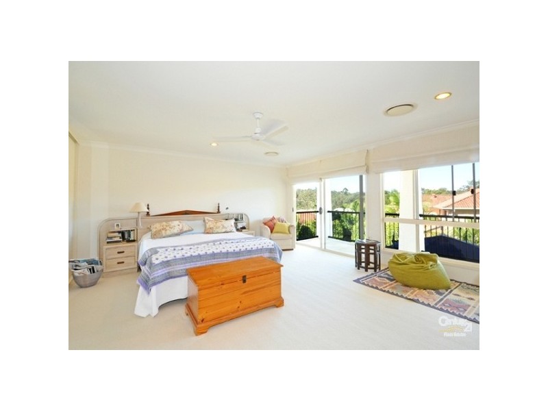 16 Bolton Close, Brookfield QLD 4069