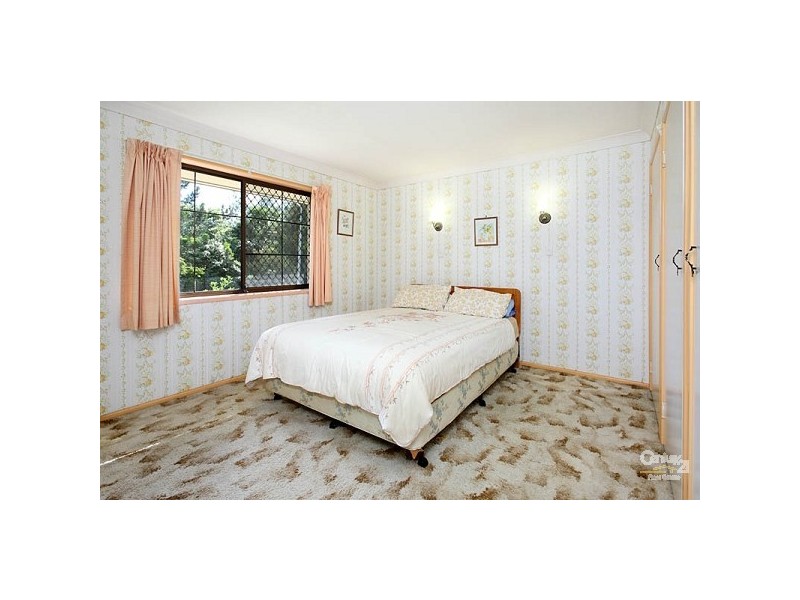 25 Boblynne Street, Chapel Hill QLD 4069