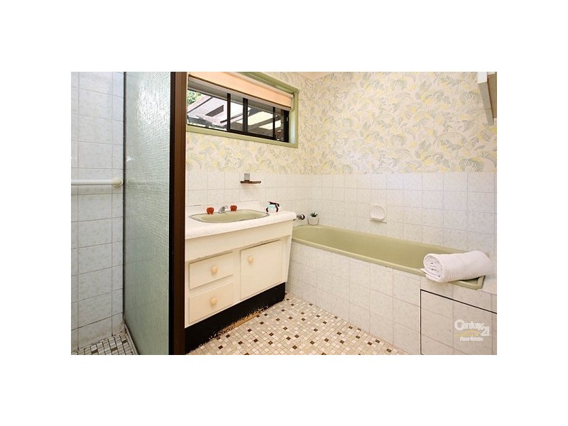 25 Boblynne Street, Chapel Hill QLD 4069