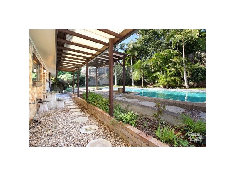 25 Boblynne Street, Chapel Hill QLD 4069