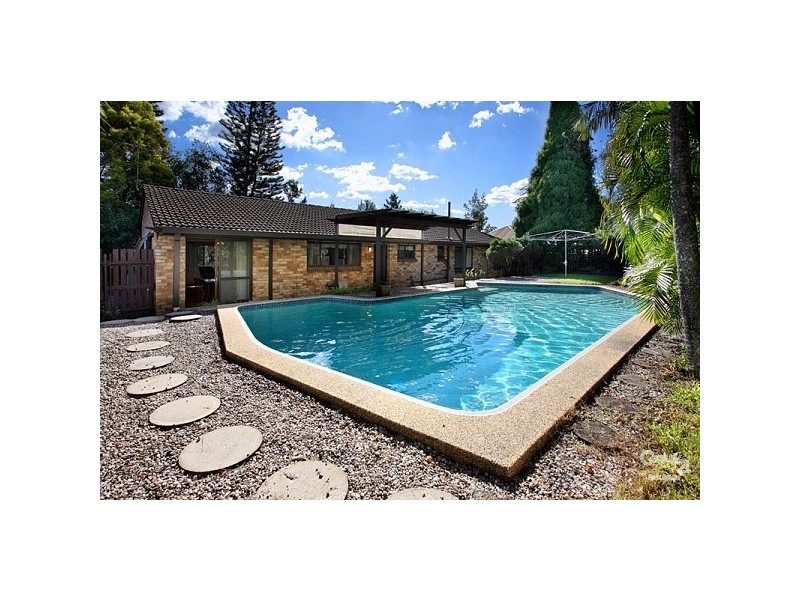 25 Boblynne Street, Chapel Hill QLD 4069