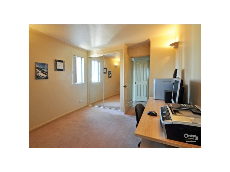 9′Regent’523 Coronation Drive, Toowong QLD 4066