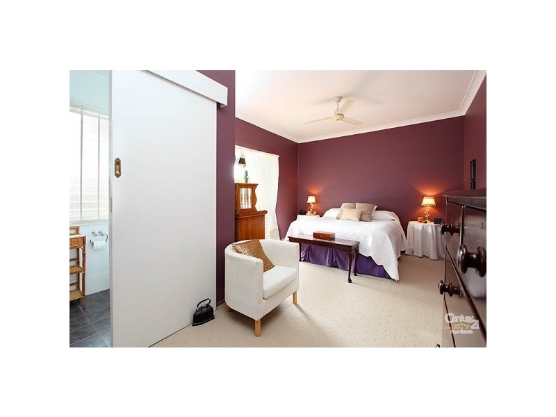 13 Sundown Street, Kenmore QLD 4069